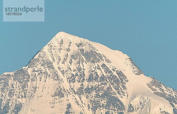 Mönch (Europa) (Landschaften) (landscapes) (Gebirge) (Berge) (ountains) (Querforat) (horizontal) (Alpen) (alps)  4099 m  Blick von Beatenberg  Schweiz  Europa