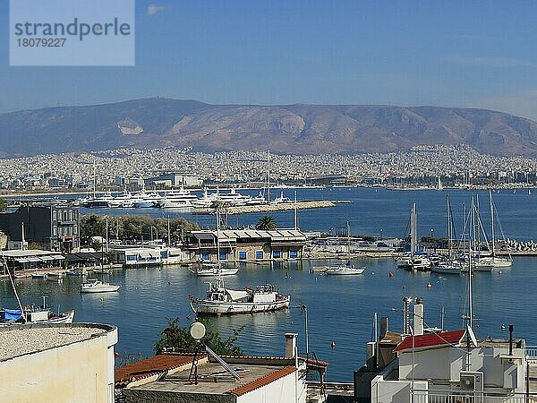 Marina  Piräus  Athen  Griechenland  Europa