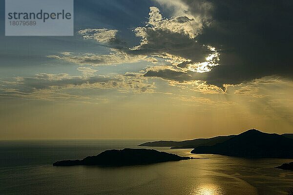 Sonnenuntergang  Küste nahe Budva  Montenegro  Europa