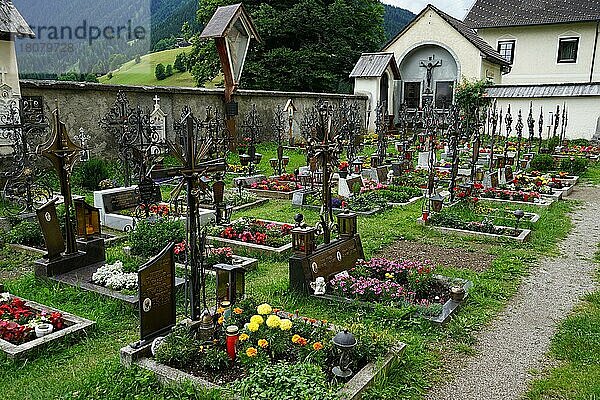 Friedhof  Kloster Maria Luggau  Maria Luggau  Lesachtal  Kärnten  Alpen  Österreich  Europa