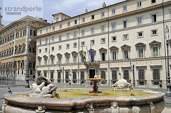 Brunnen  Piazza Colonna  Platz  Rom  Latium  Italien  Europa
