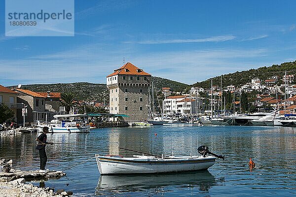 Hafen  Yachthafen  Dalmatien  Kroatien  Europa
