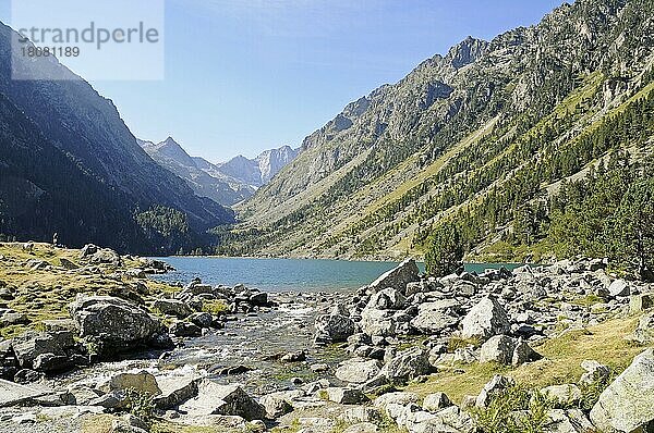 Lac de Gaube  Bergsee  Cauterets  Midi Pyrenees  Pyrenäen  Departement Hautes-Pyrenees  Frankreich  Europa