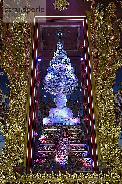 Mit Perlen besetzte Buddha-Statue  Tempel Wat Khao Rang  Phuket  Thailand  Asien