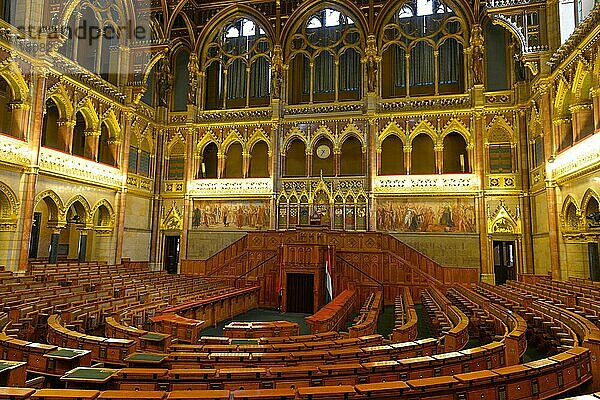 Sitzungssaal  Parlamentsgebäude  Kossuth Lajos ter  Budapest  Ungarn  Europa