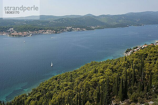 Blick auf Korcula  Dalmatien  Kroatien  Insel und Stadt  Europa