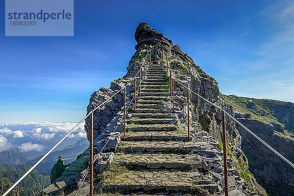 Wanderweg PR1 vom Pico do Arieiro zum Pico Ruivo  Madeira  Portugal  Europa