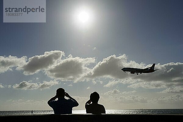 Airplane  Airport  Arrecife  Lanzarote  Canary Islands  Spain  landing approach IFlugzeug  Kanarische Inseln  Landeanflug  Spanien  Europa