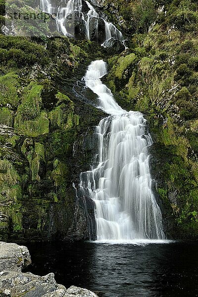 Assarancagh Wasserfall  bei Adara  Grafschaft Donegal  Irland  Europa