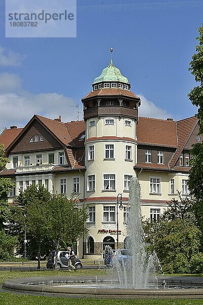 Altbauten  Mexikoplatz  Zehlendorf  Berlin  Deutschland  Europa