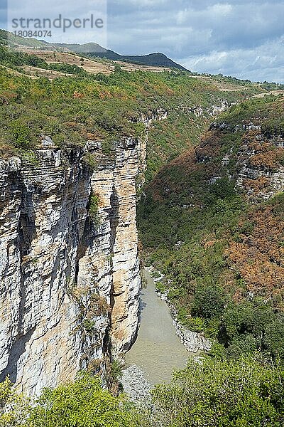 Osum Schlucht  canyon  Fluss Osum  Albanien  Europa