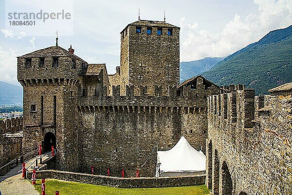 Burg Sasso Corbaro  Bellinzona  Tessin  Schweiz  Bellinzona  Tessin  Schweiz  Europa