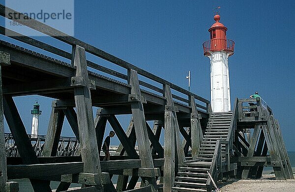 Lighthouses  Trouville  Normandy  France  Leuchttürme  Normandie  Frankreich  Europa  Querformat  horizontal  Europa