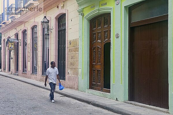 Kolonialhäuser  Altstadt von Havanna  Kuba  Mittelamerika