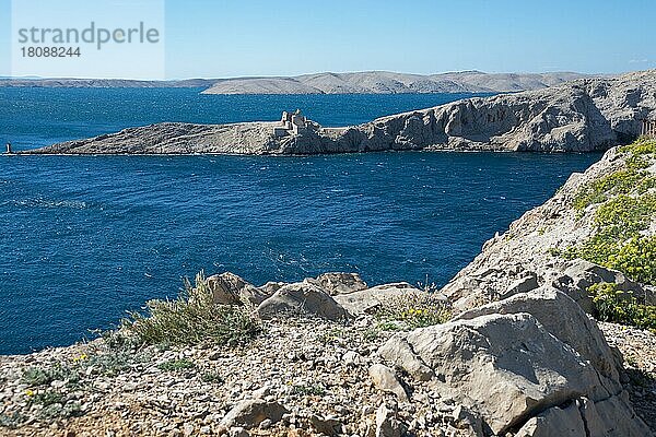 Burgruine  Ljubacka vrata  Insel Pag  Dalmatien  Kroatien  Europa