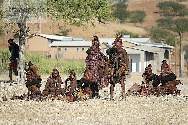 Himbafrauen  Epupafälle  Namibia  Afrika