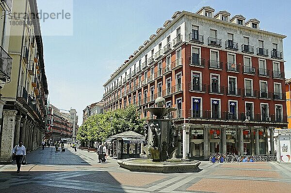 Fußgängerzone  Einkaufsstrasse  Valladolid  Kastilien-Leon  Spanien  Europa