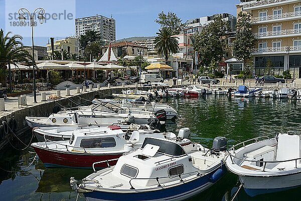 Hafen  Saranda  Ionisches Meer  Sarande  Albanien  Europa