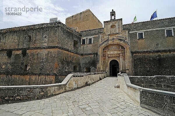 Castello  Burg  Copertino  Provinz Lecce  Apulien  Italien  Europa