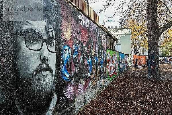 Graffitti am Lommerweg an der Leutra  Jena  Thüringen  Deutschland  Europa