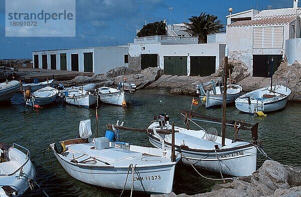 Fishing Harbour  Biniancolla  Menorca  Balearic Islands  Spain  Fischerhafen und alte Bootshäuser  Balearen  Spanien  Europa  Querformat  horizontal  Europa