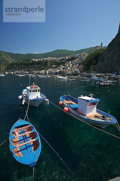 Hafen von Scilla  Costa Viola  Kalabrien  Italien  Europa