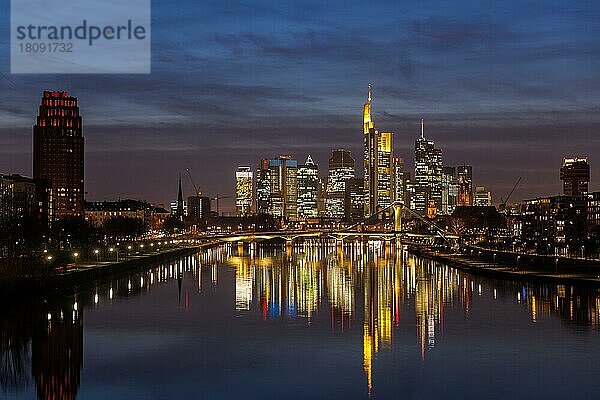 Skyline Frankfurt  Frankfurt  Hessen  Deutschland  Europa