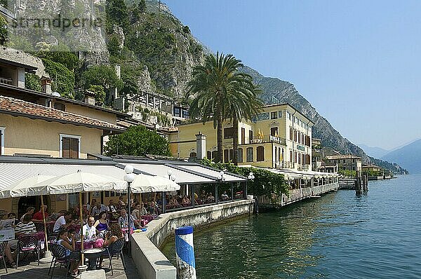 Cafe's in Limone  Gardasee  Italien  Europa