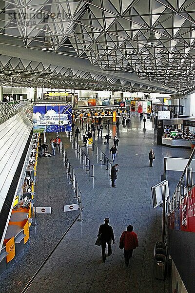 Terminal 1  Internationale Abflughalle  Check-in  Flughafen Frankfurt am Main  Hessen  Deutschland  Europa
