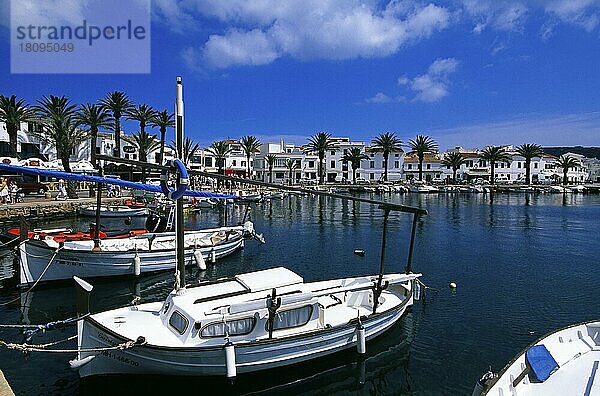 Fischerboote in Fornells  Menorca  Balearen  Spanien  Europa