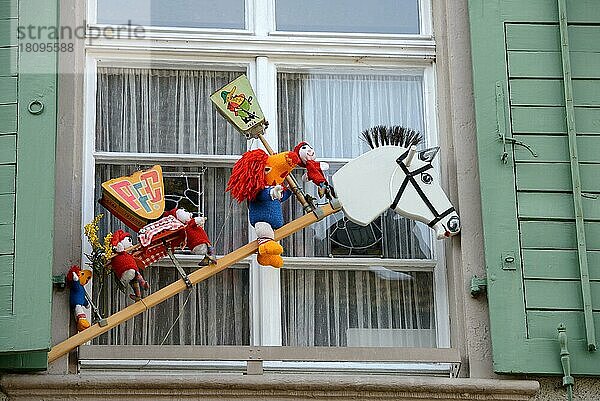 Fasna (Basler Fasnacht)chts-Dekoration an Fenster  Basel  Schweiz  Europa