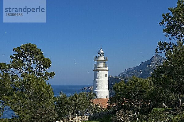Leuchtturm  Cap Gros  Port de Soller  Mallorca  Balearen  Spanien  Europa
