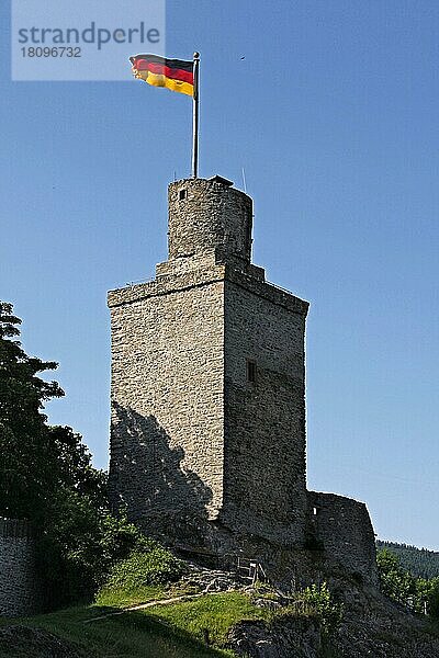 Burg Falkenstein  Ruine einer Höhenburg  Falkenstein  Stadtteil von Königstein im Taunus  Hochtaunuskreis  Hessen  Königstein  Deutschland  Europa