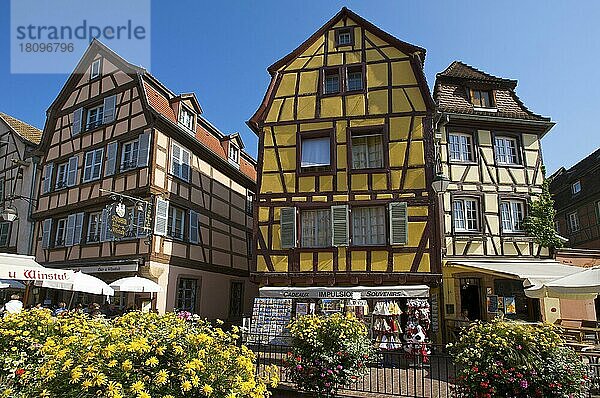 Fachwerkhäuser und Restaurants  Quartier des Tanneurs  Gerberviertel  Altstadt von Colmar  Elsass  Frankreich  Europa