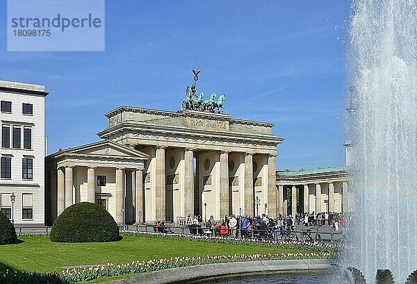 Brandenburger Tor  Pariser Platz  Mitte  Berlin  Deutschland  Europa