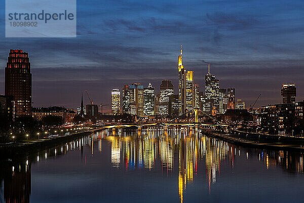 Skyline Frankfurt  Frankfurt  Hessen  Deutschland  Europa