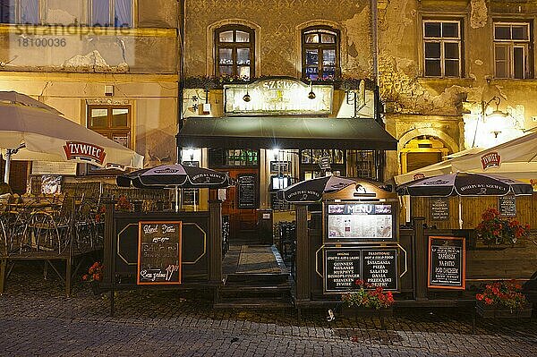 Kneipe bei Nacht  Restaurant  Lublin  Bezirk Lublin  Polen  Europa