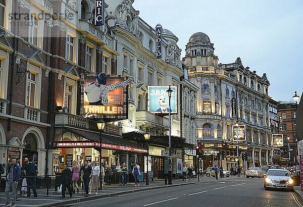 Musicals  Shaftesbury Avenue  Soho  London  England  Großbritannien  Europa