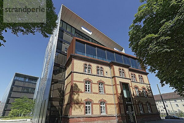 Historisches Gebäude integriert in modernes Bürogebäude von SOP Architekten  Grant Thornton AG Deutschlandzentrale  Wirtschaftsprüfungsgesellschaft  Düsseldorf  Nordrhein-Westfalen  Deutschland  Europa
