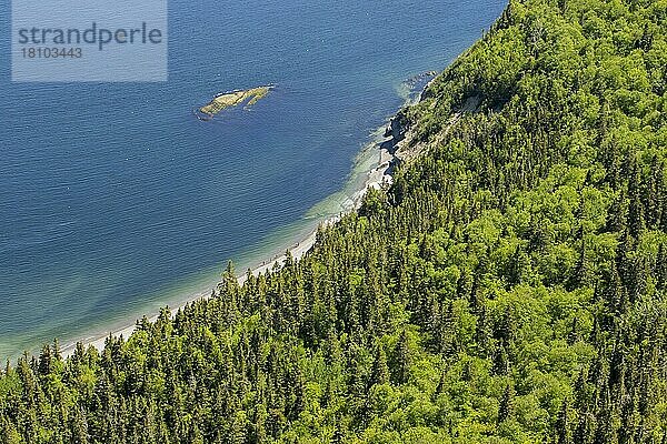 Küste  Blick vom Mount Saint Alban  Forillon-Nationalpark  Québec  Kanada  Nordamerika