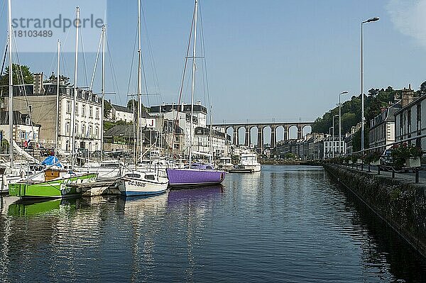 Boote am Fluss Morlaix  Morlaix  Bretagne  Frankreich  Europa