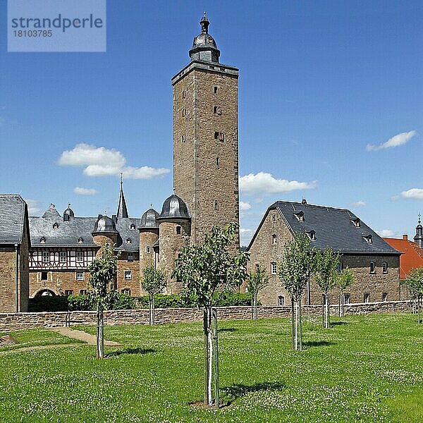 Schloss  südliches Torhaus  erbaut 1554  Bergfried  erbaut 1556  Backhaus  erbaut 1555  Steinau an der Straße  Main-Kinzig-Kreis  Hessen  Deutschland  Europa