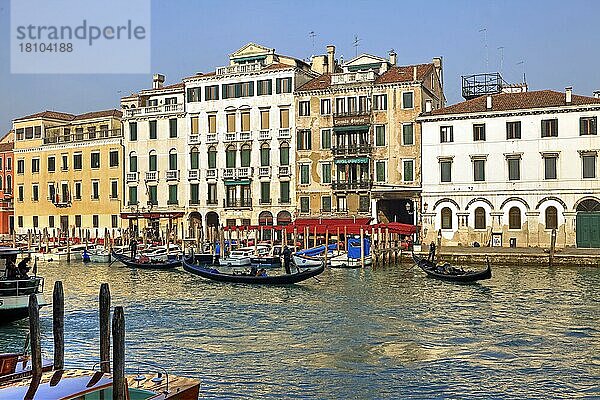 Canal Grande  Gondeln  Cannaregio  Venedig  Venetien  Venezia  Regione del Veneto  Canale Grande  Italien  Europa