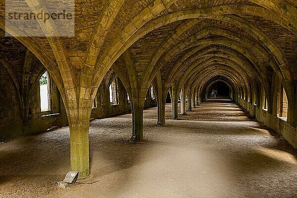 Abtei  Fountains Abbey UNESCO-Weltkulturerbe  Yorkshire  Großbritannien  Europa