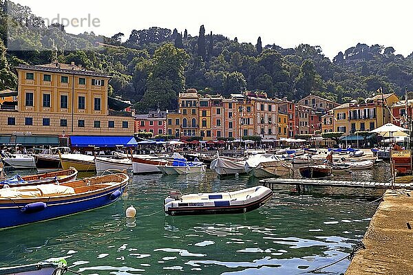 Hafen  Portofino  Golf von Tigullien  Provinz Genua  Ligurien  Golfo del Tigullio  Italien  Europa