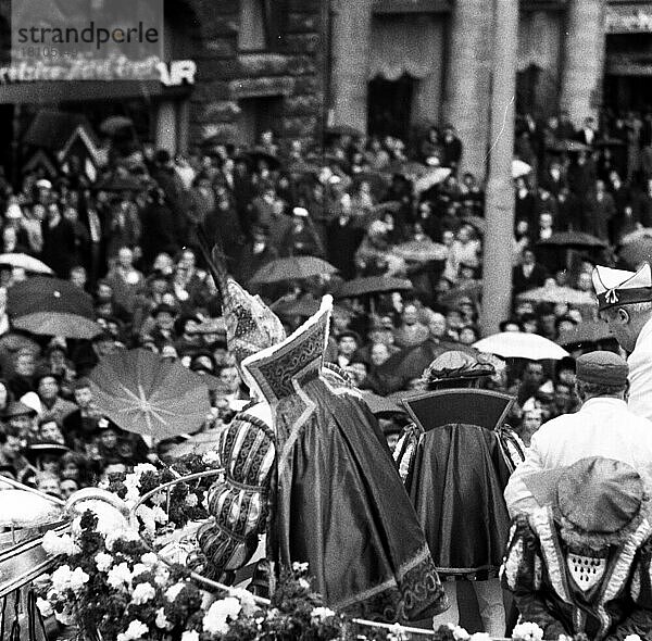 Der Karnevalsumzug in Jahre 1966 in Koeln  Deutschland  Europa