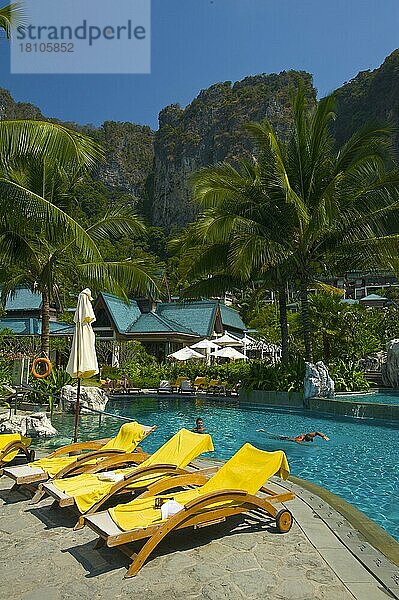 Schwimmbad des Centara Resorts  Krabi  Thailand  Asien