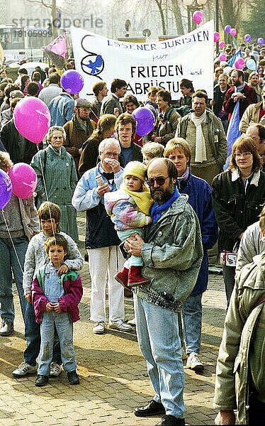 Essen. Ostermarsch Ruhr 1988. Am 2. 4. 88