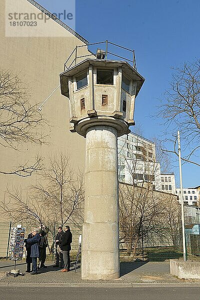 DDR-Wachturm  Erna-Berger-Straße  Potsdamer Platz  Tiergarten  Berlin  Deutschland  Europa