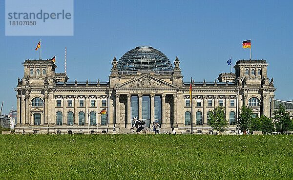 Reichstag  Tiergarten  Berlin  Deutschland  Europa